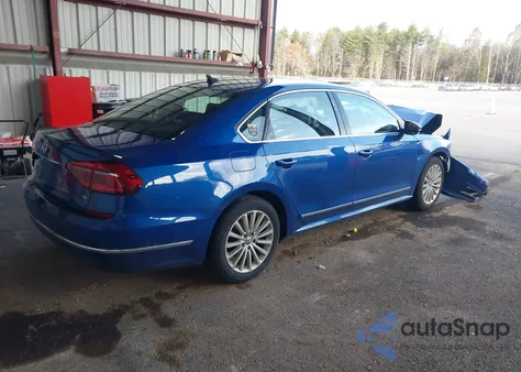 2017 Volkswagen Passat 1.8T Se z USA, uszkodzony, nr VIN 1VWBT7A36HC025624